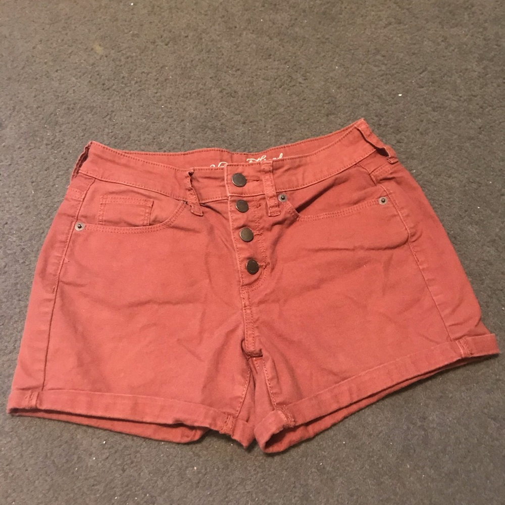 Universal thread shorts